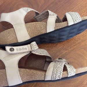 Taos Trulie Wedge 6-6.5 37